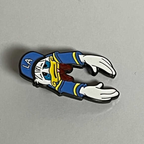 LA Dodgers Donald Duck Hat Pin Pins Streetwear Hats Bag Baseball Fitted New Era - Picture 3 of 7